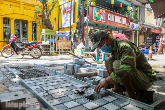 Cải tạo vỉa hè phố ẩm thực 'không ngủ' ở Hà Nội ảnh 2