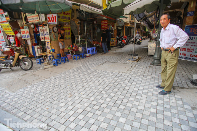 Cải tạo vỉa hè phố ẩm thực 'không ngủ' ở Hà Nội ảnh 9