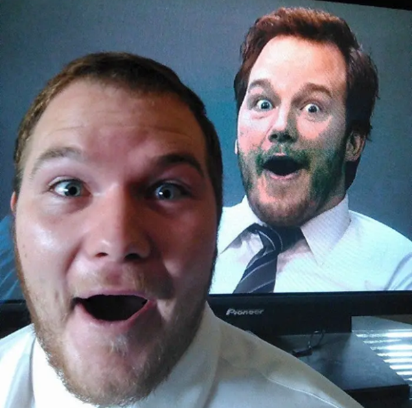 Đôi khi, chúng ta gặp người giống hệt mình ở những nơi bất ngờ nhất ảnh 3