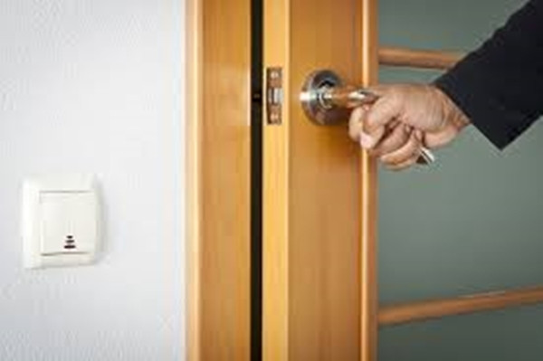 Người cha quyết định ra về để không phiền con làm việc. Đừng bao giờ để mình quá bận rộn ảnh 3