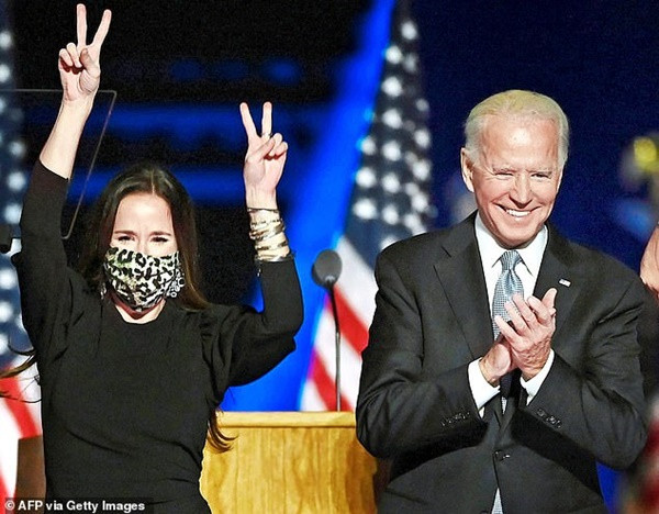 Ashley và cha - ông Joe Biden. Người sắp là “Đệ nhất Tiểu thư” của nước Mỹ: Được dự báo “sẽ khiến cả thế giới ngạc nhiên“ ảnh 5