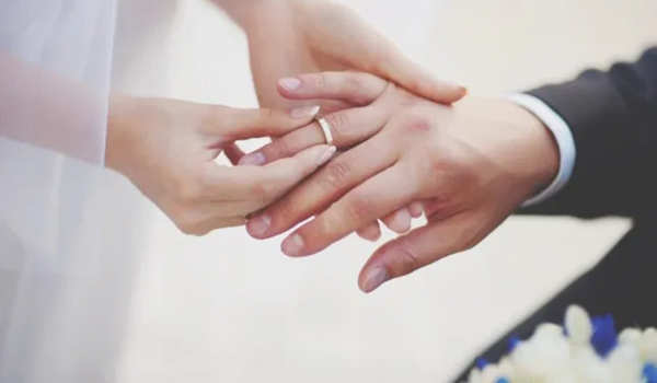 Không để “Cô Vy” trì hoãn đám cưới, các cặp đôi chính thức được kết hôn hợp pháp qua Zoom ảnh 1