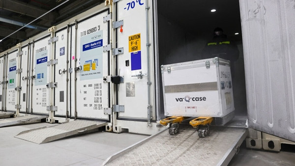 Vaccine COVID-19 vừa được duyệt khẩn cấp ở Mỹ, các hãng vận chuyển đã chuẩn bị kỹ thế nào? ảnh 2