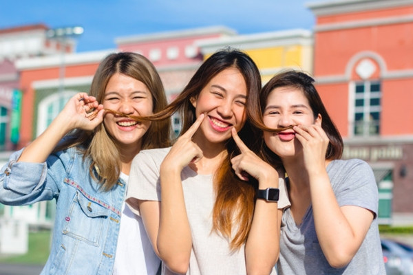 "Felicity" là trạng thái lúc bạn đi chơi với hội bạn thân đấy! Top 20 từ tiếng Anh đẹp nhất để bạn tạo ấn tượng cho bài viết của mình (phần 2) ảnh 4