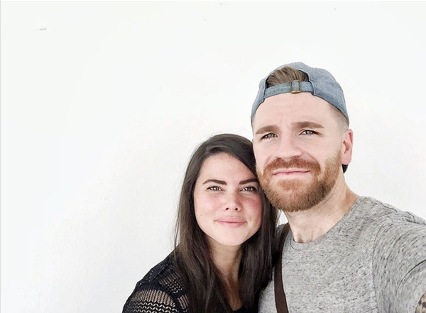 Cặp đôi hiếm muộn nhận nuôi 4 đứa trẻ là anh em ruột, đúng 4 năm sau thì sinh 4 em bé nữa ảnh 1