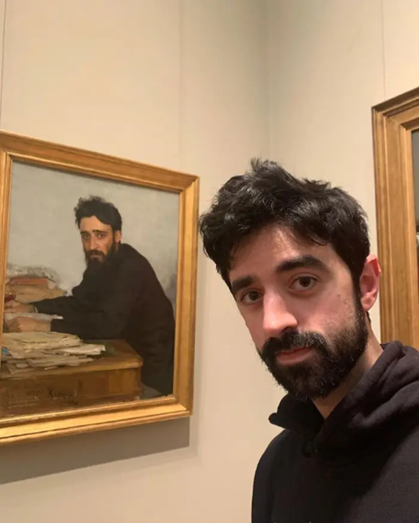 Đôi khi, chúng ta gặp người giống hệt mình ở những nơi bất ngờ nhất ảnh 10