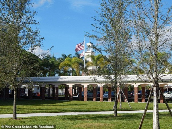 Có gì ấn tượng ở ngôi trường mà con trai Tổng thống Trump sẽ học sau khi rời Nhà Trắng? ảnh 2