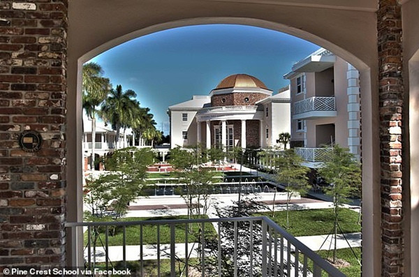 Có gì ấn tượng ở ngôi trường mà con trai Tổng thống Trump sẽ học sau khi rời Nhà Trắng? ảnh 3