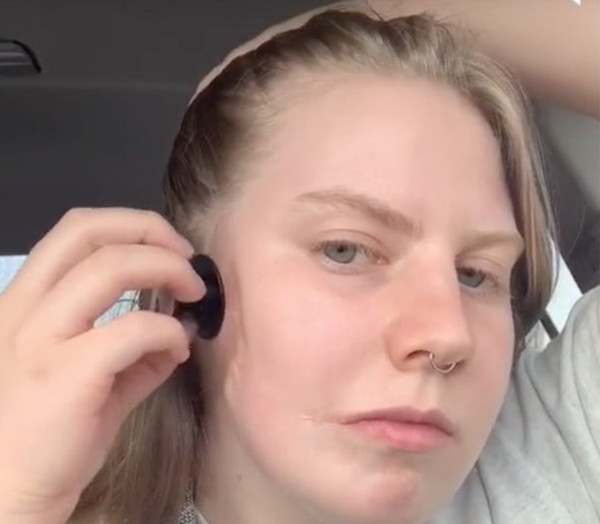 Sinh ra chỉ có một bên tai, nữ sinh tiết lộ cách đeo khẩu trang độc đáo mà hiệu quả ảnh 3