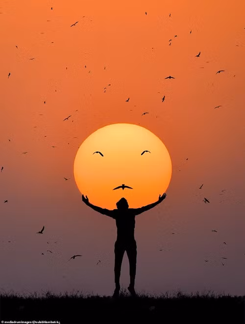 Chàng trai “làm chủ bầu trời” dù chẳng đi đâu, chỉ chụp ảnh hoàng hôn mà ai cũng ấn tượng ảnh 1