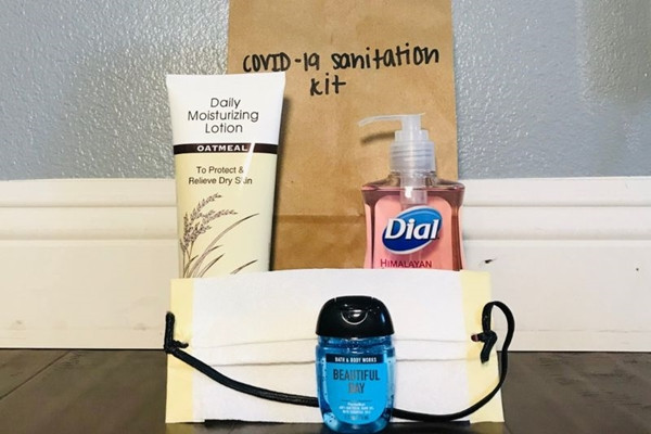 Cô bạn 15 tuổi tặng hàng trăm “combo đồ vệ sinh Covid-19” cho người vô gia cư ảnh 2