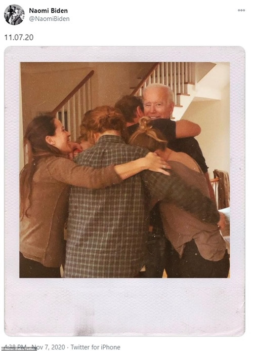 Sau khi có kết quả bầu cử 2020, những câu tweet đầu tiên của ông Biden và ông Trump là gì? ảnh 1