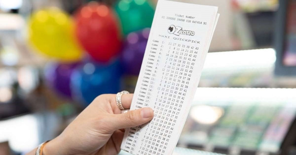 Gia đình này trúng số gần 10 tỷ đồng sau 20 năm kiên trì mua cùng một số ảnh 1