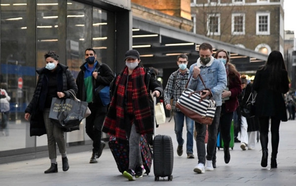 Chủng mới siêu lây nhiễm của SARS-CoV-2 được gọi là… VUI, vì sao có cái tên ngược đời này? ảnh 1