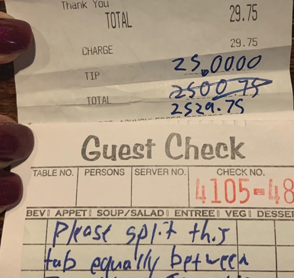 Covid-19 khiến tiệm ăn đóng cửa, khách hàng liền tặng nhân viên 58 triệu đồng ảnh 2