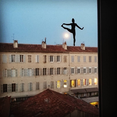 Biến cửa sổ thành tác phẩm nghệ thuật tương tác: Vẻ đẹp của sự sáng tạo ảnh 3