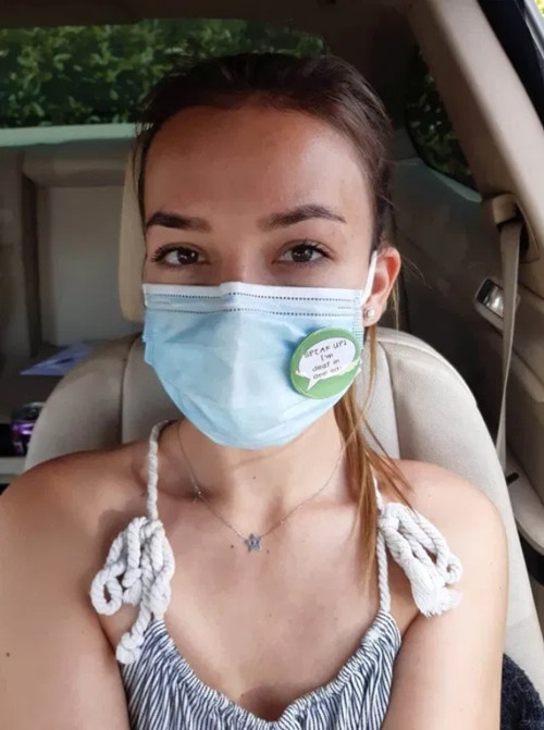 Cứ tưởng dầu gội chảy vào làm đau tai, nhưng cô gái này bỗng nhiên không nghe thấy gì nữa ảnh 2