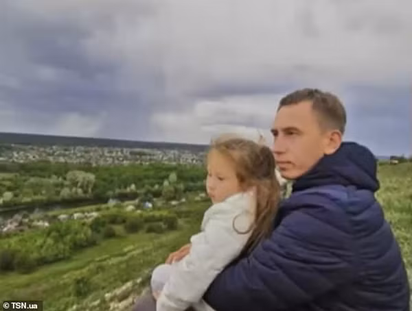 Con gái 7 tuổi của một nạn nhân vụ nổ máy bay ở Ukraine đã có linh cảm trước khi bố tử nạn ảnh 1