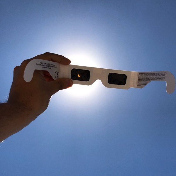 Nhật thực cuối cùng của năm 2020: Cư dân mạng chia sẻ những hình ảnh ấn tượng ảnh 5