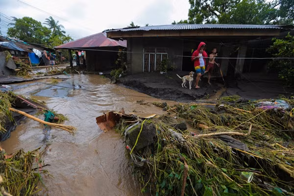 Người dân Philippines sau siêu bão Goni: “Không có nơi nào để đi, không có thứ gì để ăn” ảnh 1