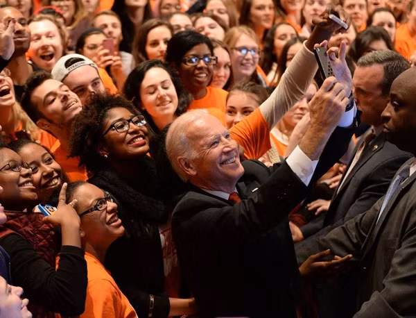 Tại sao nói chiến thắng dành cho ông Joe Biden chính là chiến thắng dành cho du học sinh? ảnh 3