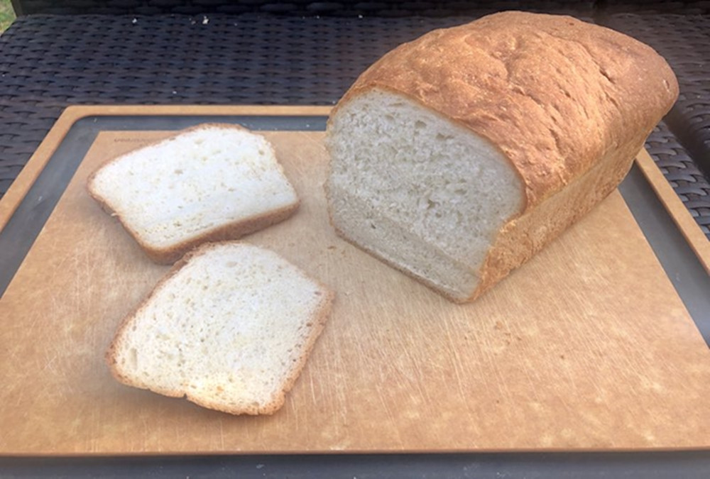 Để giúp người già giảm nguy cơ nhiễm virus corona, cô gái này làm một việc tử tế ảnh 3