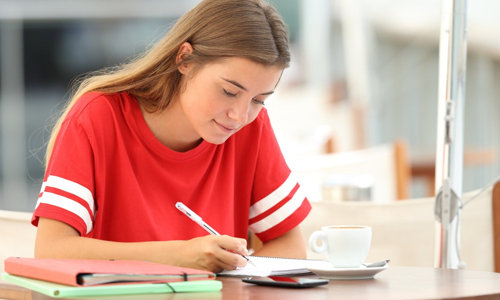 Thầy giáo điển trai mở lớp học tiếng Anh trên TikTok, video nào cũng nhận nghìn tim! ảnh 12