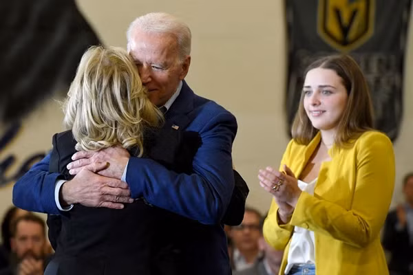 Dàn “hoa hậu” nhà Biden: 4 cô cháu gái vừa đẹp vừa giỏi của ông Joe Biden ảnh 3
