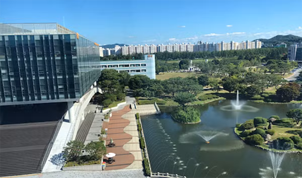 Top 50 trường ĐH “trẻ” của thế giới 2021: Đại diện Đông Nam Á dẫn đầu 7 năm liền ảnh 3