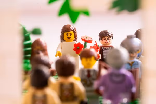 Giải pháp “chống buồn chán”: Tổ chức đám cưới cực yêu cho các nhân vật Lego ảnh 4