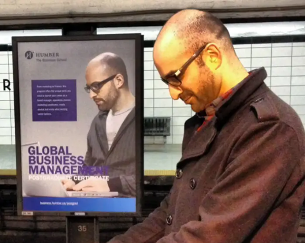 Đôi khi, chúng ta gặp người giống hệt mình ở những nơi bất ngờ nhất ảnh 13