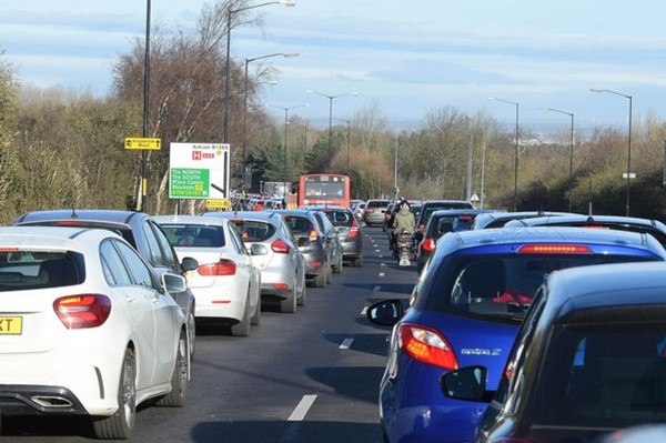 Mong rằng bạn nhớ trân trọng cả những điều khó chịu nhỏ bé ảnh 4