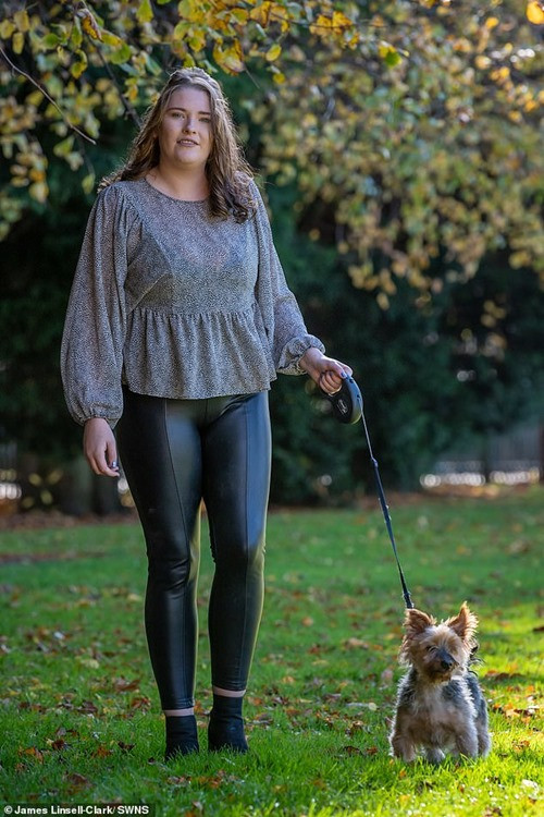 Chỉ vì nhuộm tóc mà cô gái này suýt mất mạng, may nhờ chú chó cưng phát hiện ra kịp thời ảnh 4