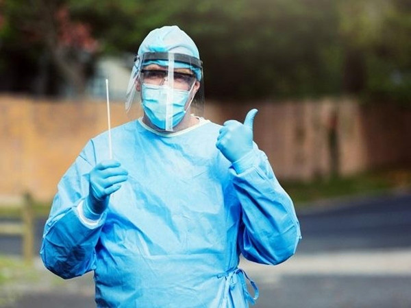 Quá thương khi bác sĩ tiết lộ: Trước khi gặp bệnh nhân COVID-19, phải “hóa trang” 30 phút ảnh 3