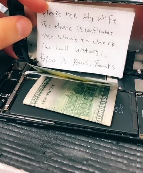 Tìm thấy tờ giấy bí ẩn gài trong iPhone của khách, anh thợ sửa máy hỏi ý kiến cư dân mạng ảnh 3