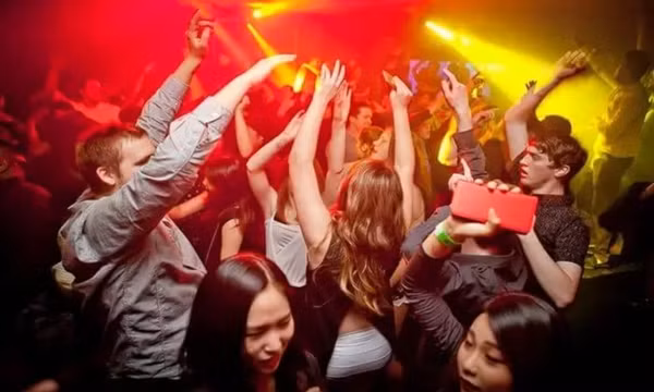 Hàng quán Hà Nội sau yêu cầu giãn cách: Nhiều quán quen của giới trẻ vắng khách ảnh 11