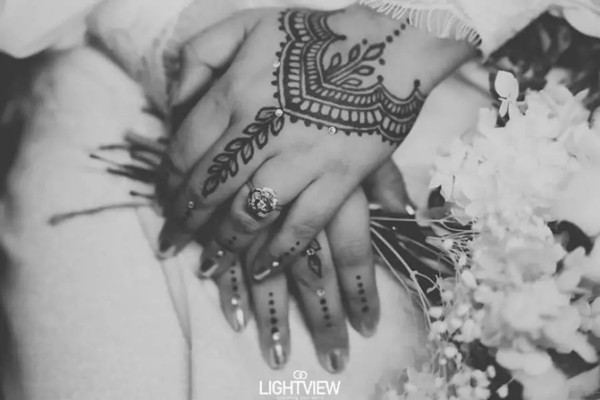 Chú rể hủy hôn 3 tuần trước lễ cưới, việc cô dâu “hụt” làm sau đó khiến ai cũng cảm phục ảnh 4