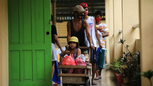 Siêu bão Goni đổ bộ Philippines, sức gió “không thể tin nổi”, áp thấp Atsani sắp thành bão ảnh 1