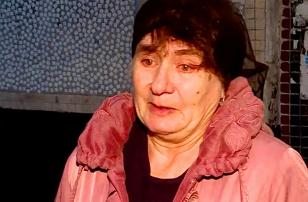 Bố mẹ bị ngộ độc, cô bé 5 tuổi một mình chăm em 1 tuổi ở nhà suốt 3 ngày mà không ai biết ảnh 3