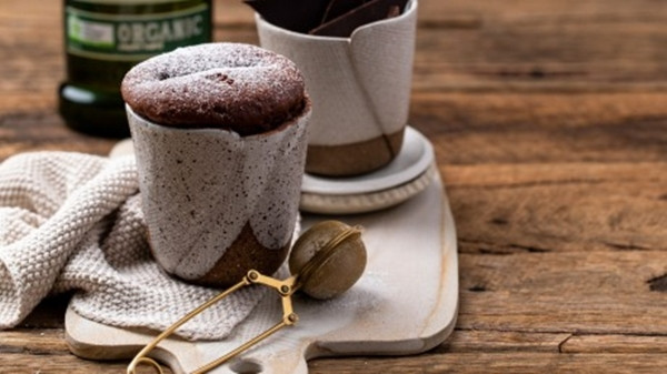 Làm bánh sôcôla trong 2 phút: Công thức làm bánh nhanh hơn cả gọi ship! ảnh 4