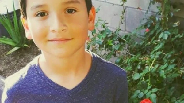 Từ cảnh vô gia cư, cậu bé 8 tuổi này đã kiếm được đủ tiền mua nhà chỉ trong chưa đầy 1 năm ảnh 1