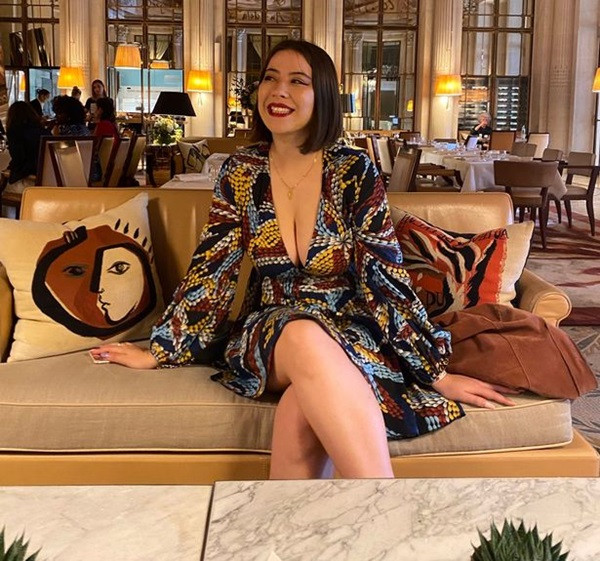 Sau vụ sinh viên bị cấm cửa vì hở hang, nhiều người không mặc áo tới bảo tàng phản đối ảnh 1