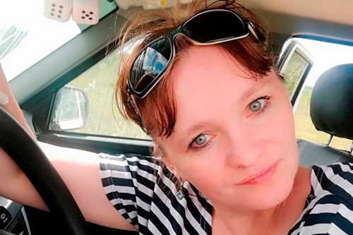 Bé gái sơ sinh bị mẹ bỏ đói trong tủ, sống sót kỳ diệu vì anh trai lén lấy đồ thừa cho ăn ảnh 2