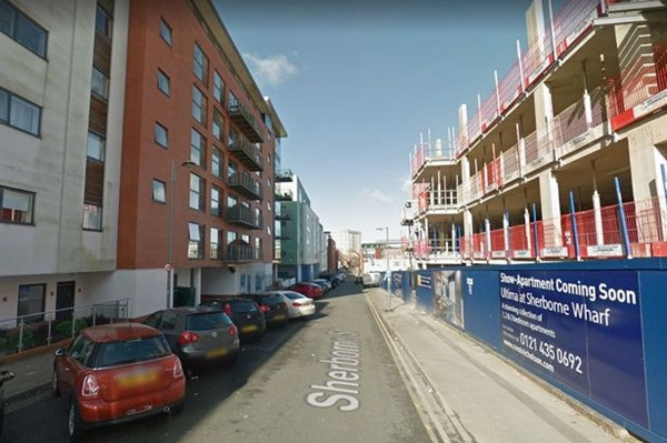 Camera an ninh ghi hình “cô dâu” trong công trường giữa đêm, nhóm bảo vệ không tìm thấy ai ảnh 2