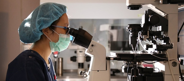 Nghe anh trai “dọa” một câu, cậu em đang hôn mê sâu 61 ngày bỗng tỉnh lại một cách thần kỳ ảnh 1