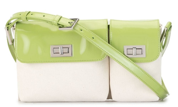 Các sao Hollywood đồng loạt đeo khẩu trang và khoe eo, dùng nhiều món đồ bạn cũng mua được ảnh 2