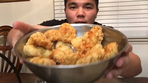 Công thức món ăn triệu like trên TikTok: Gà chiên McNuggets giống hệt của McDonald’s ảnh 6