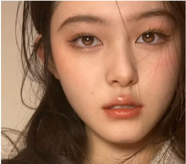 Mua kính áp tròng đang “hot” trên mạng, một loạt khách hàng kêu ca vì kính làm lệch cả mắt ảnh 1