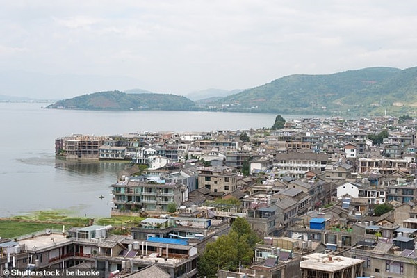 Thấy khách không mua đồ, nhân viên hàng lưu niệm xỉa xói: “Không tiền thì đừng đi du lịch“ ảnh 4