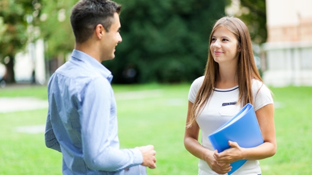 Ai cũng có ấn tượng tốt với những người tự tin. 5 cách hoàn toàn miễn phí để chiếm trọn trái tim của “crush”, thử ngay chờ chi! ảnh 1